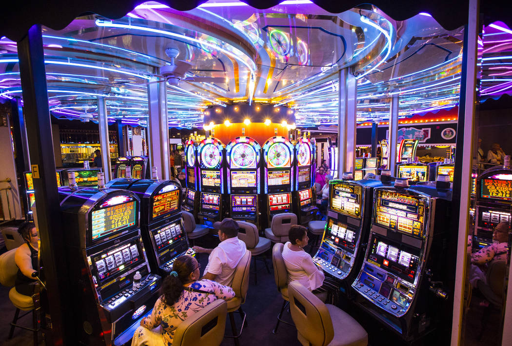 The Evolution of Online Casinos: A World of Entertainment at Your Fingertips
